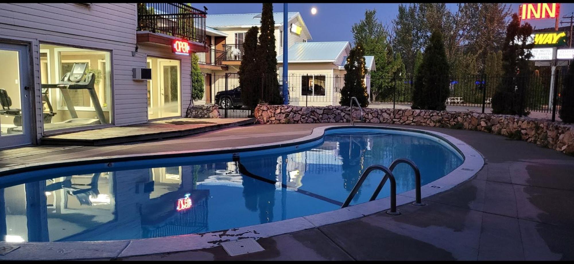 Cache Creek Inn Motel 3*