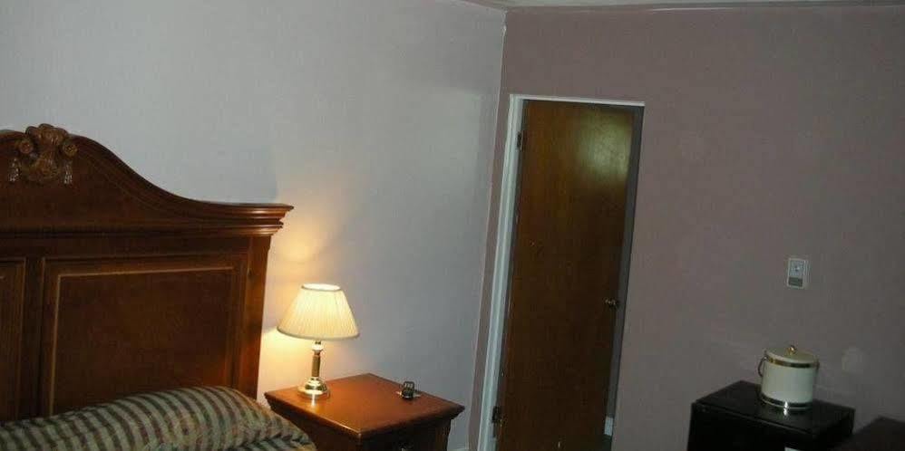 Motel Cache Creek Inn 3*